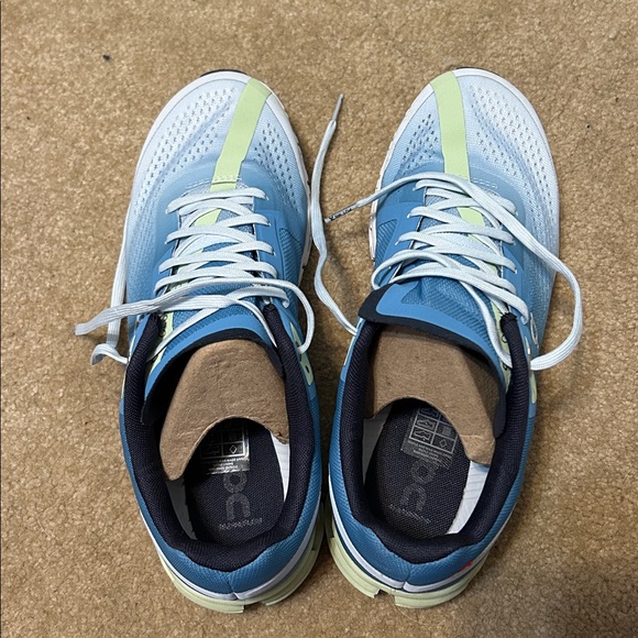 ON Cloudflow Blue and Green Sneakers, 9 - Picture 10 of 10